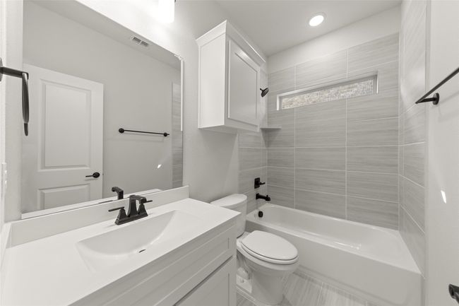 1503 Robinson 2ND Bath | Image 4