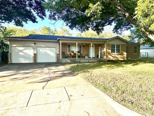 15 Page St, Hurst, TX, 76053-8048 | Card Image