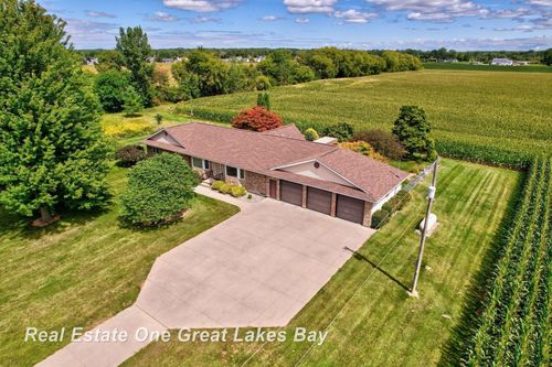 7266 Mielke Rd, Freeland, MI, 48623-8401 | Card Image