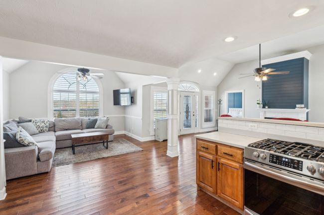 674 Old Highway 52, House other with 3 bedrooms, 2 bathrooms and 8 parking in Bethpage TN | Image 9