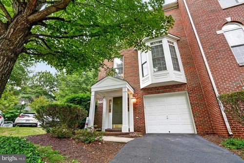 4190 Lower Park Dr, FAIRFAX, VA, 22030-8542 | Card Image