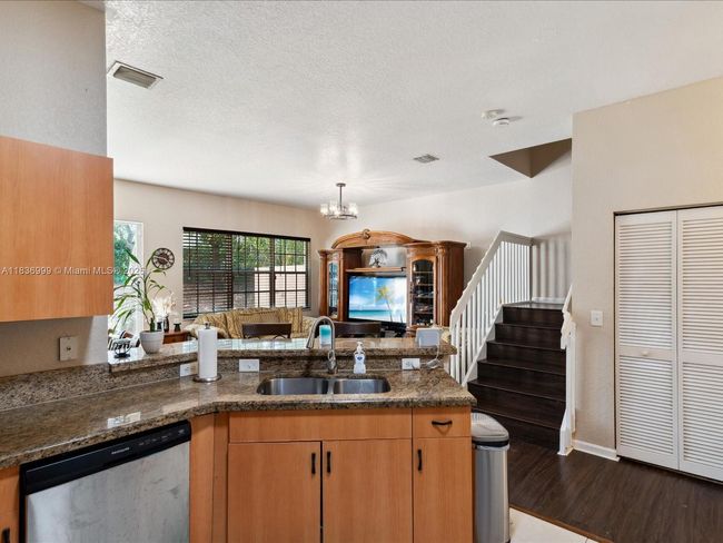 12468 Sw 44 Th Ct, Townhouse with 3 bedrooms, 3 bathrooms and null parking in Miramar FL | Image 11
