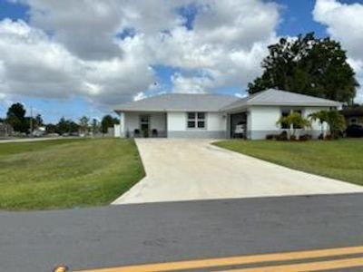 1801 Sw Davis Street, House other with 3 bedrooms, 2 bathrooms and null parking in Port St Lucie FL | Image 2