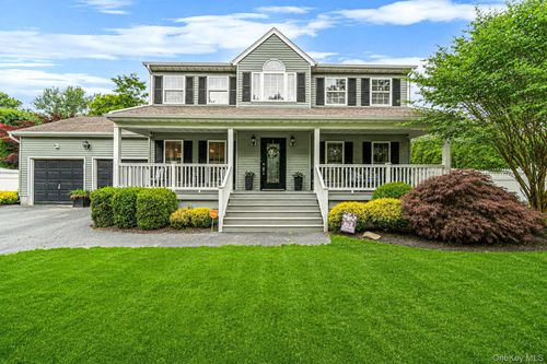 1 Settler Ave, Coram, NY, 11727-2119 | Card Image