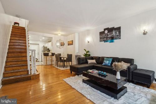 1124 Christian St, PHILADELPHIA, PA, 19147-3710 | Card Image