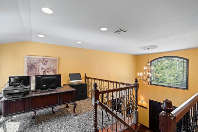 Upstairs Landing / Home Office | Image 16