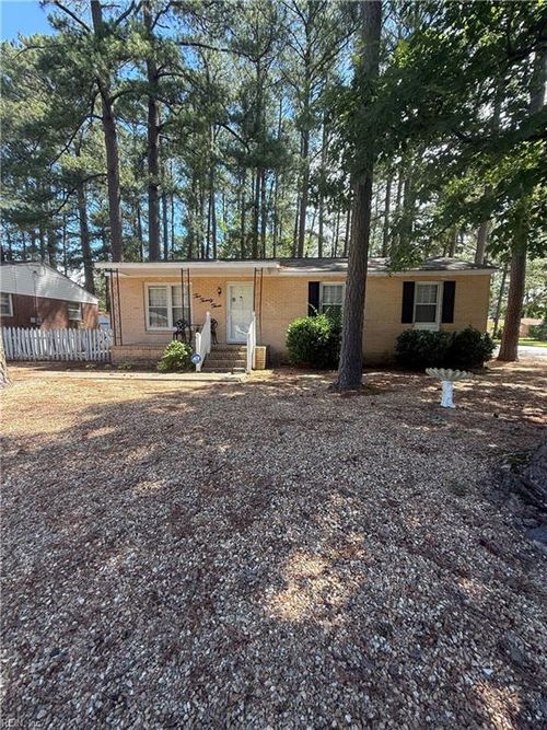 223 Thomas St, Franklin, VA, 23851-2607 | Card Image