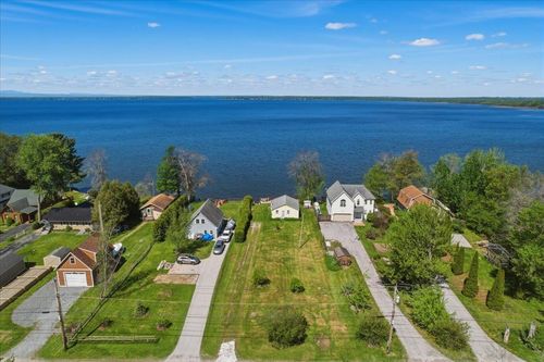 8 Maquam Shore Rd, Swanton, VT, 05488-9647 | Card Image
