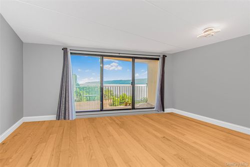 apt-4k-1155 Warburton Ave, Yonkers, NY, 10701-1028 | Card Image