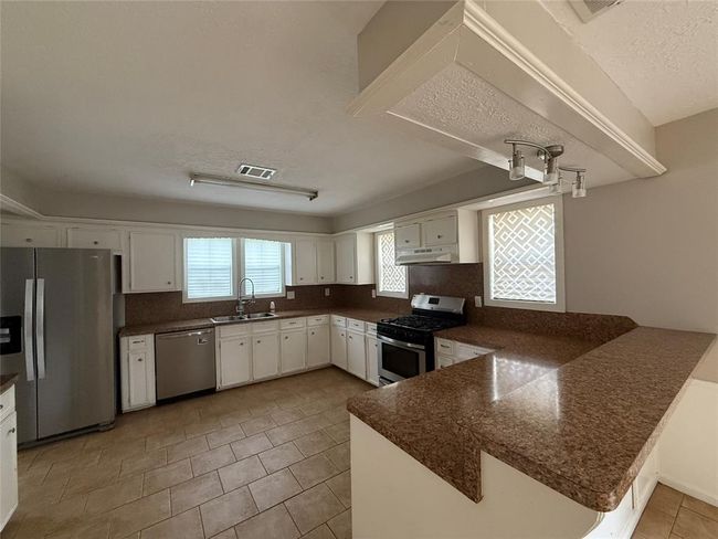 19310 Oak Timbers Dr, House other with 4 bedrooms, 3 bathrooms and 2 parking in Humble TX | Image 5