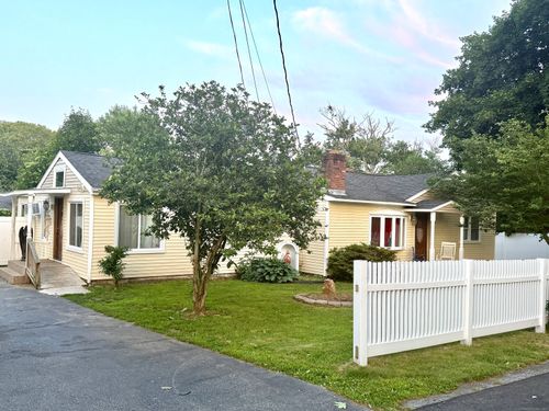 24 Curran St, Norwich, CT, 06360-6710 | Card Image
