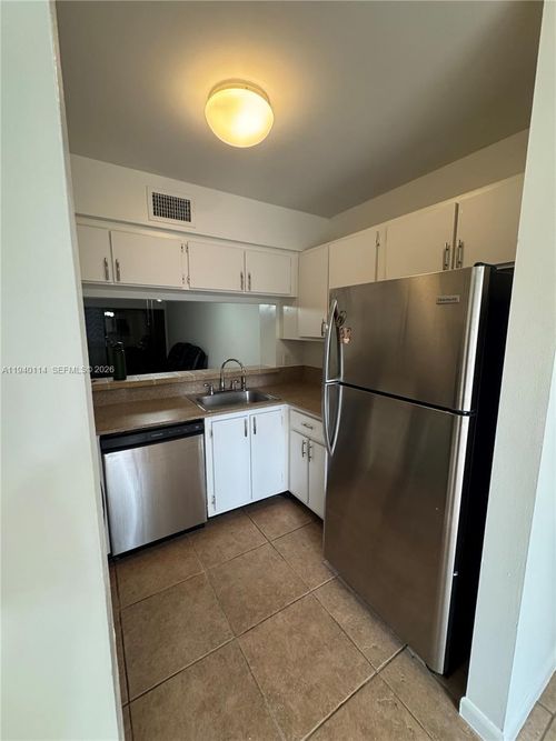 5595-5595 Courtyard Dr, Margate, FL, 33063-1529 | Card Image