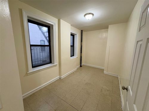 1-86 Hamilton Ave, Yonkers, NY, 10705-2175 | Card Image
