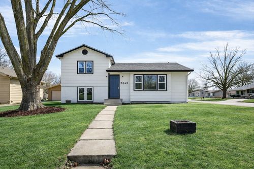 5621 Se 8th Street, Des Moines, IA, 50315 | Card Image