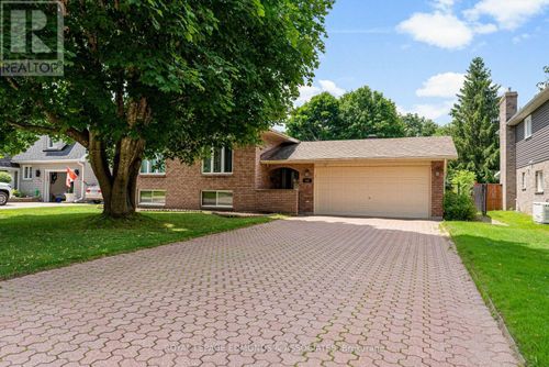 508 O'Brien St, Pembroke, ON, K8A8E7 | Card Image