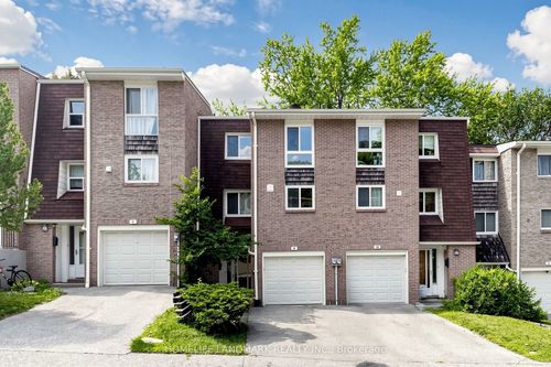 8 Rusty Crestway, North York, ON, M2J2Y4 | Card Image