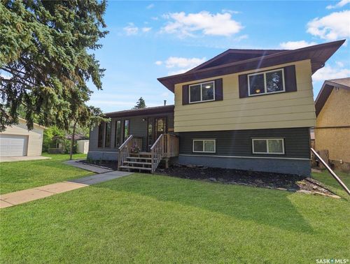 1911 Melrose Ave, Saskatoon, SK, S7J0V1 | Card Image