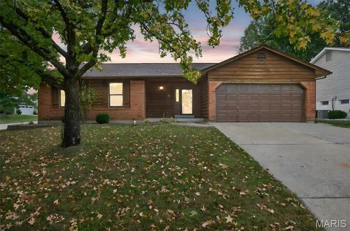 31 Danson Dr, Saint Peters, MO, 63376-4046 | Card Image