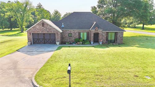 2102 N Peaceful Ln, Stigler, OK, 74462-5145 | Card Image