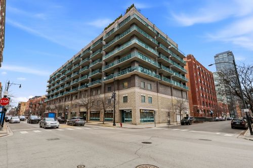 808-910 W Madison St, Chicago, IL, 60607-2962 | Card Image