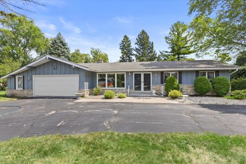 2310 Guinevere Dr, Brookfield, WI, 53045-1600 | Card Image