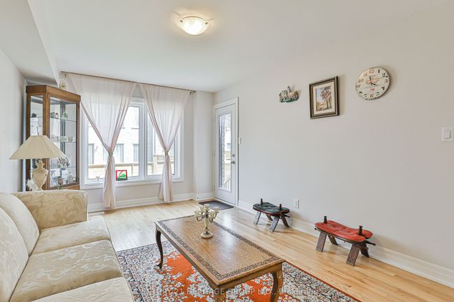 20 Vantage Loop, House attached with 4 bedrooms, 4 bathrooms and 2 parking in Newmarket ON | Image 5