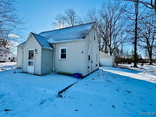 8001 Porter Rd, Niagara Falls, NY, 14304-1685 | Card Image