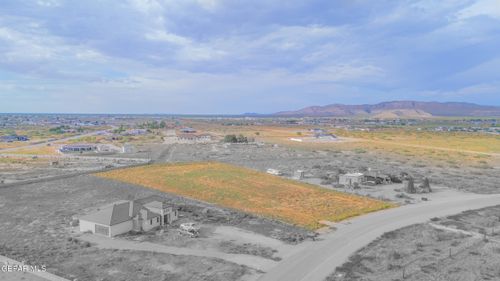 14261 Wagon Trail Dr, El Paso, TX, 79938-8253 | Card Image