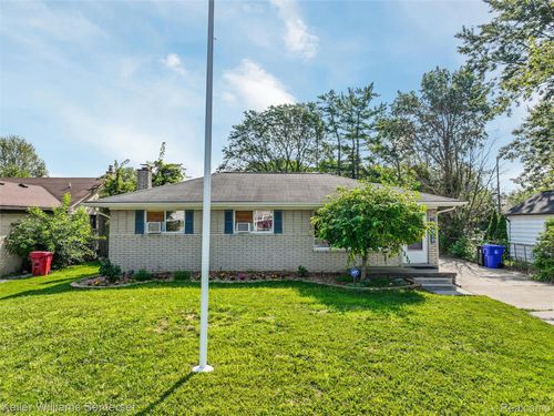 31070 Hayes Rd, Fraser, MI, 48026-2732 | Card Image