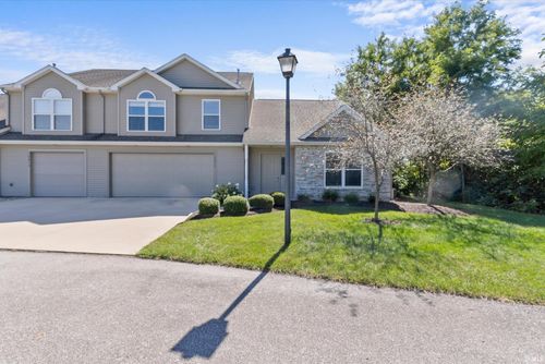 10015 Oak Trail Road, Fort Wayne, IN, 46825-8133 | Card Image