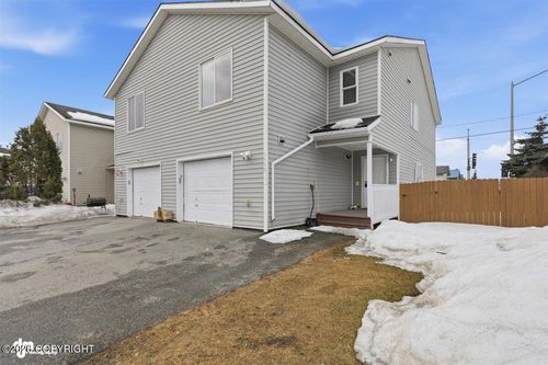29-5500 Alora Loop, Anchorage, AK, 99504-1047 | Card Image