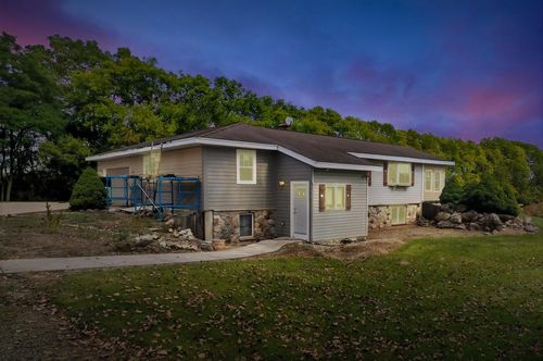 3740 County Road O, Saukville, WI, 53080-1326 | Card Image