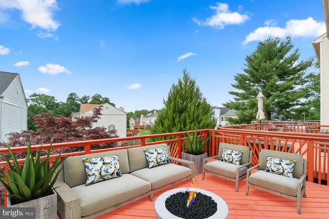16812 Winston Ln, Townhouse with 4 bedrooms, 4 bathrooms and null parking in WOODBRIDGE VA | Image 17