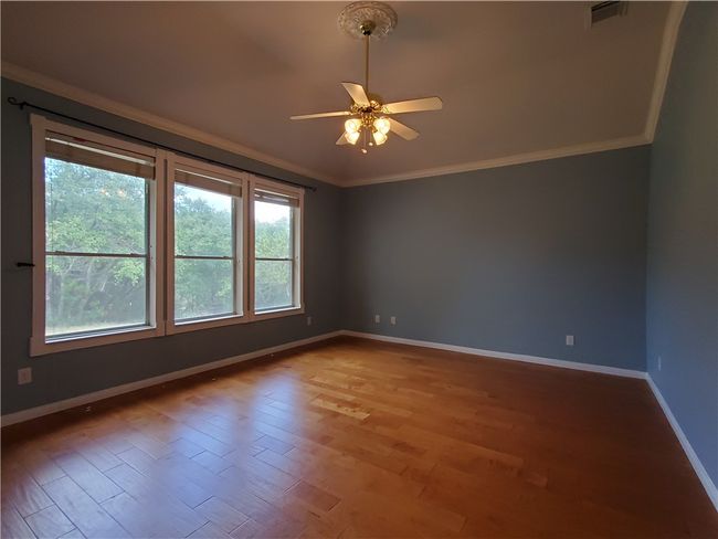 10400 W Cave Loop, House other with 4 bedrooms, 2 bathrooms and 5 parking in Dripping Springs TX | Image 17