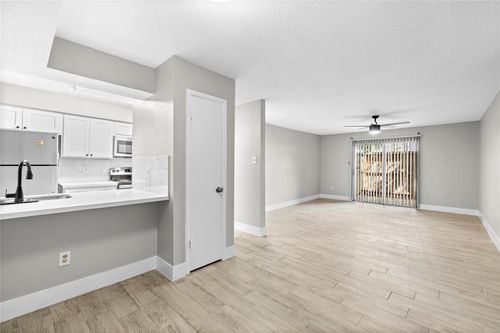 unit-404-10555 Turtlewood Ct, Houston, TX, 77072-2728 | Card Image