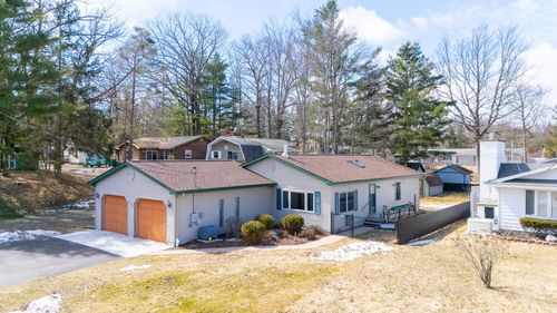 311 Iroquois Ave, Prudenville, MI, 48651-9718 | Card Image