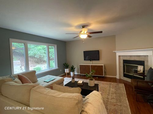 3946 Sherwood Forest Dr, Traverse City, MI, 49686-6318 | Card Image