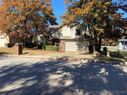 7333 W 36th St, Tulsa, OK, 74107-4842 | Card Image