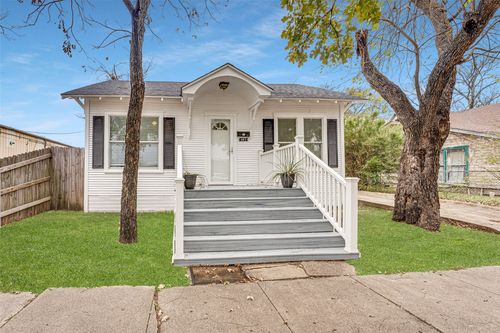 107 N Shawnee St, Ennis, TX, 75119-4147 | Card Image