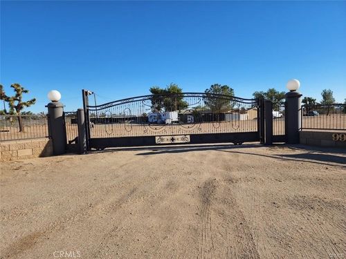 9930 Desert Frnt, Phelan, CA, 92371 | Card Image
