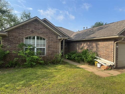 414 E Kirk St, Perkins, OK, 74059-2812 | Card Image