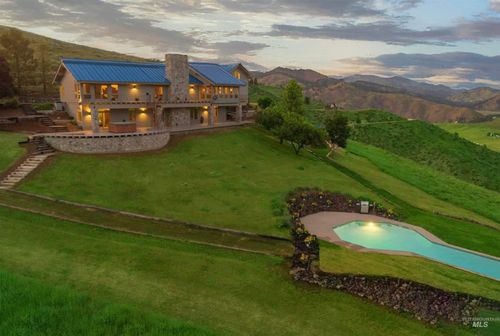 41 Whitehawk Way, Boise, ID, 83716-3011 | Card Image