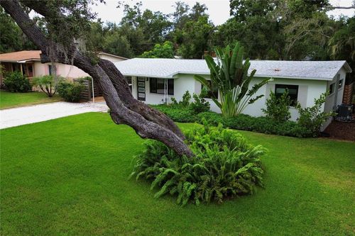 521 50th Ave S, ST PETERSBURG, FL, 33705-4933 | Card Image