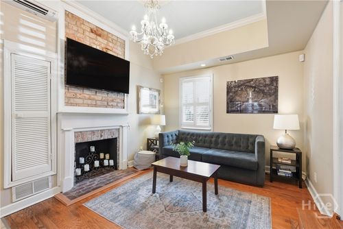 109 E Park Ave, Savannah, GA, 31401-6543 | Card Image