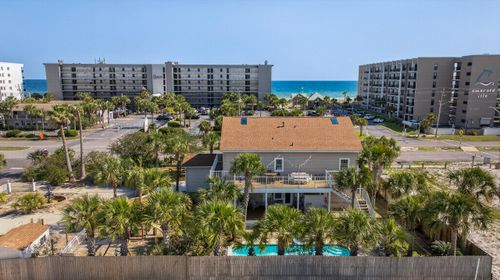 631 Pelican Dr, Fort Walton Beach, FL, 32548-6022 | Card Image