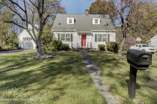 160 Russell Rd, Hurley, NY, 12443-5513 | Card Image