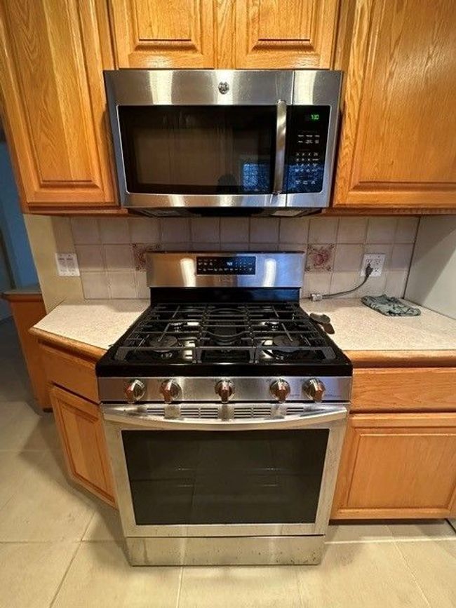 7110 Merrybrook, House other with 3 bedrooms, 2 bathrooms and null parking in West Bloomfield MI | Image 8