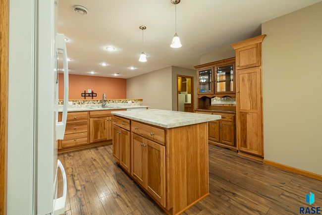 284 7th St, Townhouse with 2 bedrooms, 2 bathrooms and null parking in Westbrook MN | Image 5