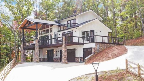 333 Favor Lane, Rabun Gap, GA, 30568 | Card Image