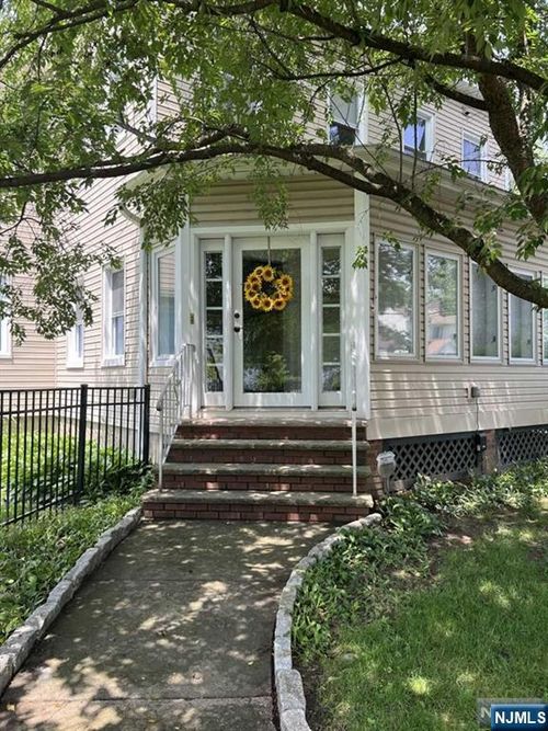 211 Paterson Ave, Midland Park, NJ, 07432-1822 | Card Image